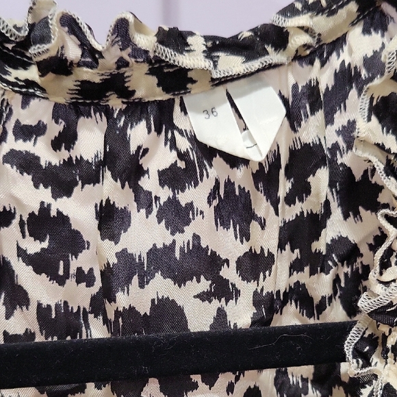 Arket Black and White Puff Sleeve Midi Dress - Picture 2 of 6